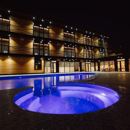 Barhat Hotel & Spa ทาราซ ภายนอก รูปภาพ