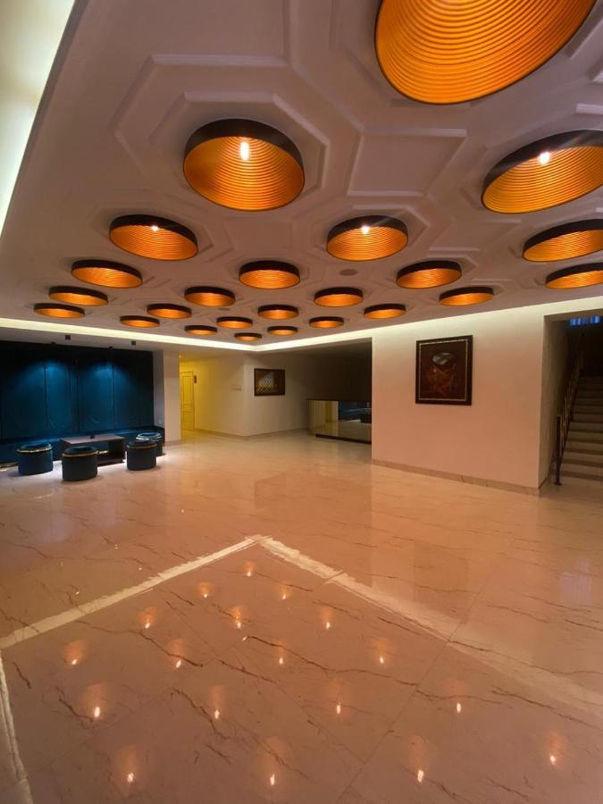 Barhat Hotel & Spa ทาราซ ภายนอก รูปภาพ