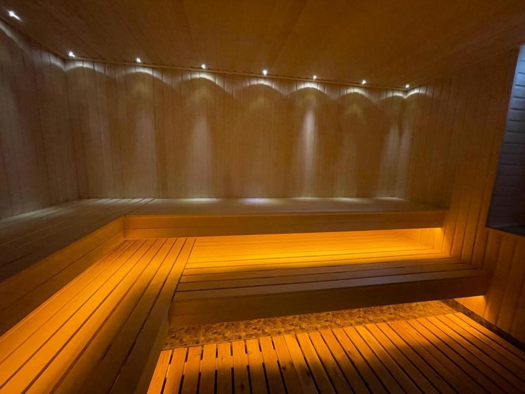Barhat Hotel & Spa ทาราซ ภายนอก รูปภาพ
