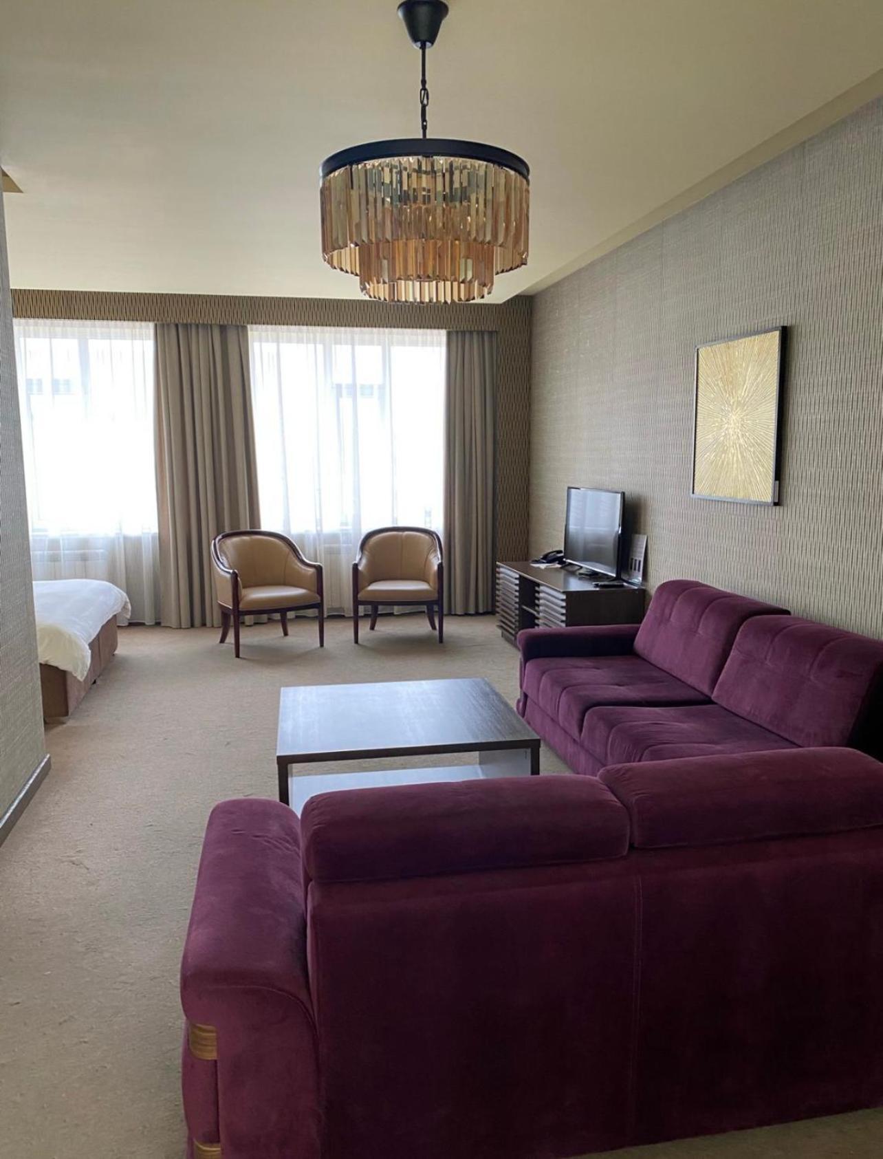 Barhat Hotel & Spa ทาราซ ภายนอก รูปภาพ