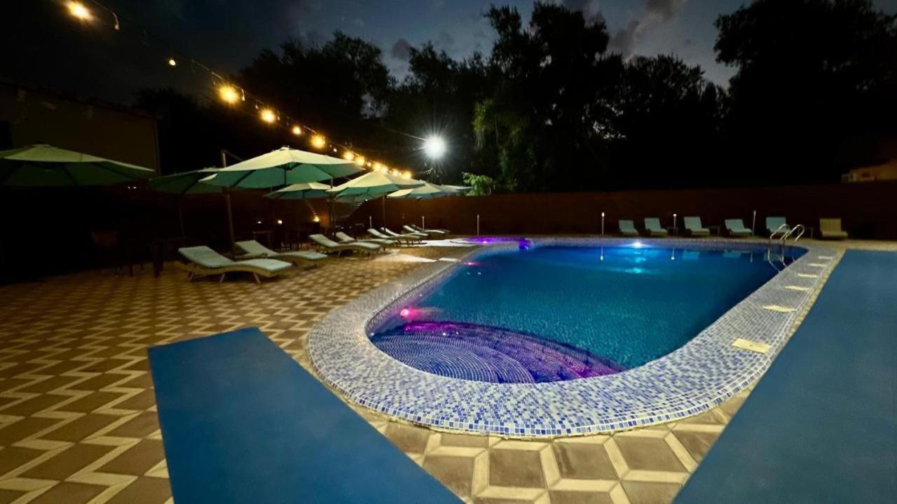 Barhat Hotel & Spa ทาราซ ภายนอก รูปภาพ