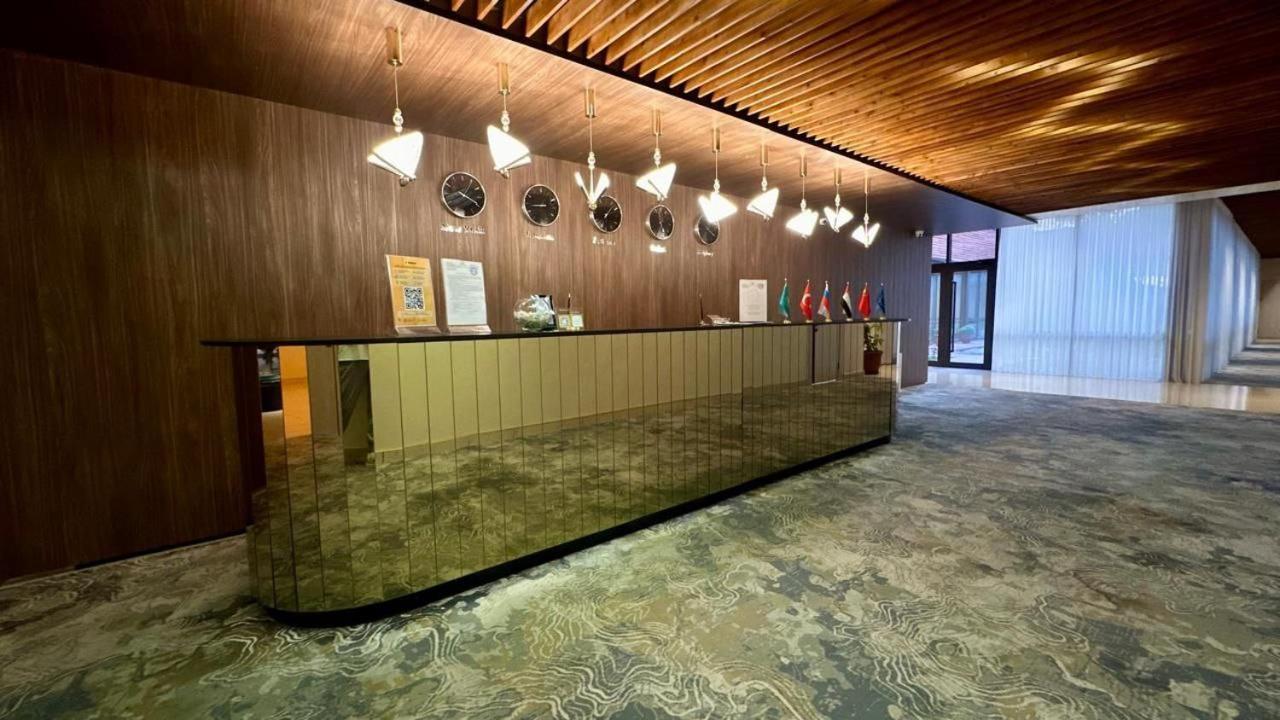 Barhat Hotel & Spa ทาราซ ภายนอก รูปภาพ