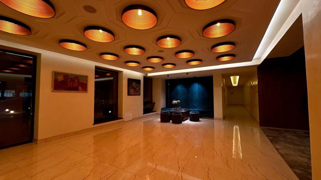 Barhat Hotel & Spa ทาราซ ภายนอก รูปภาพ