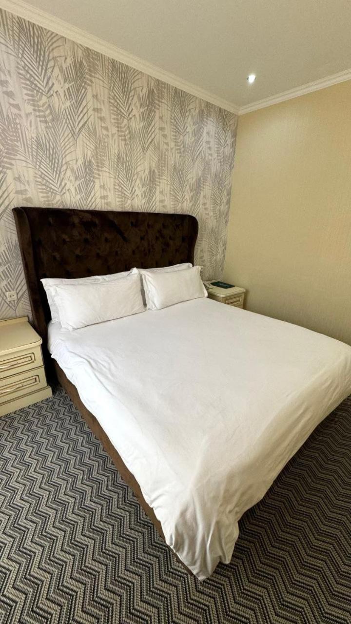 Barhat Hotel & Spa ทาราซ ภายนอก รูปภาพ