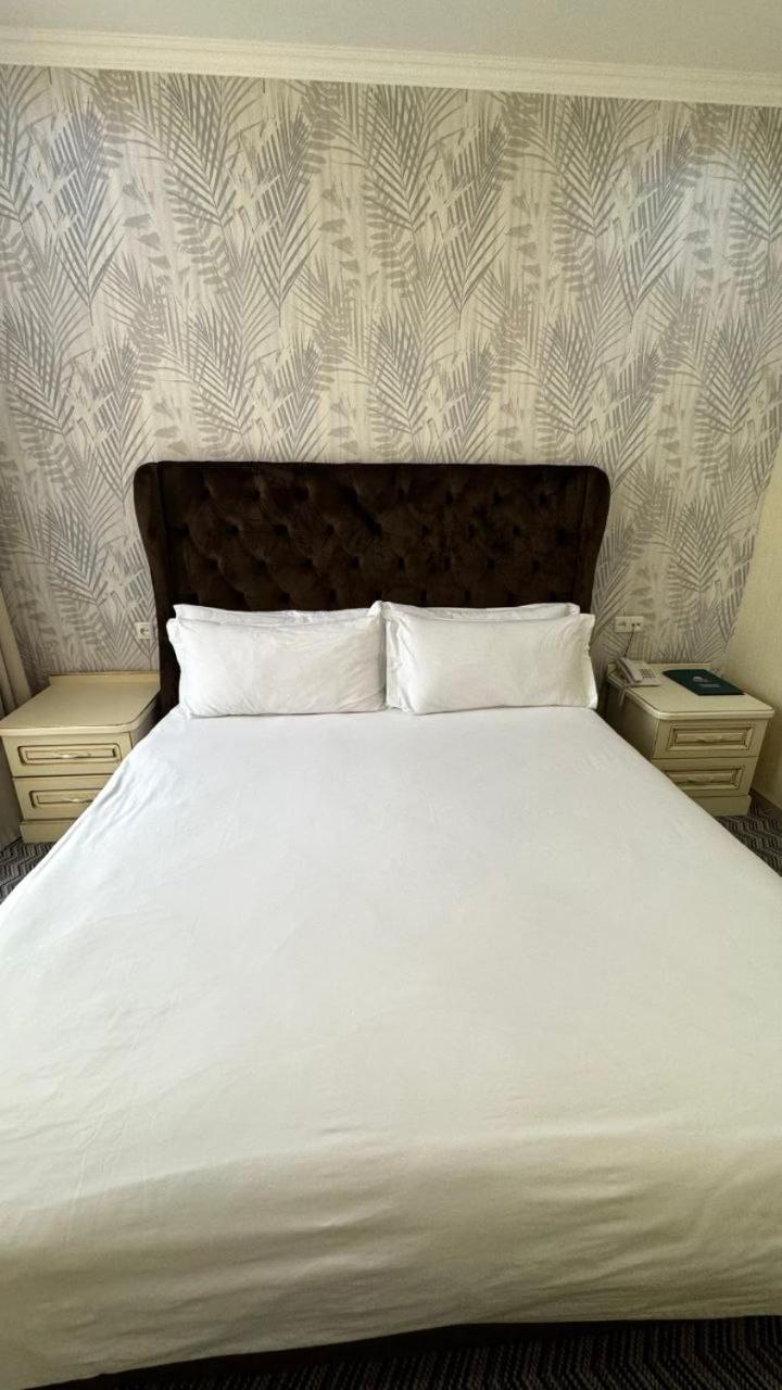 Barhat Hotel & Spa ทาราซ ภายนอก รูปภาพ