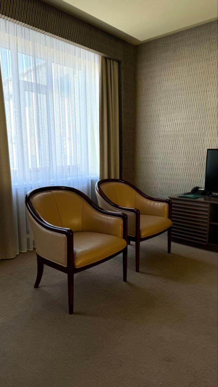 Barhat Hotel & Spa ทาราซ ภายนอก รูปภาพ