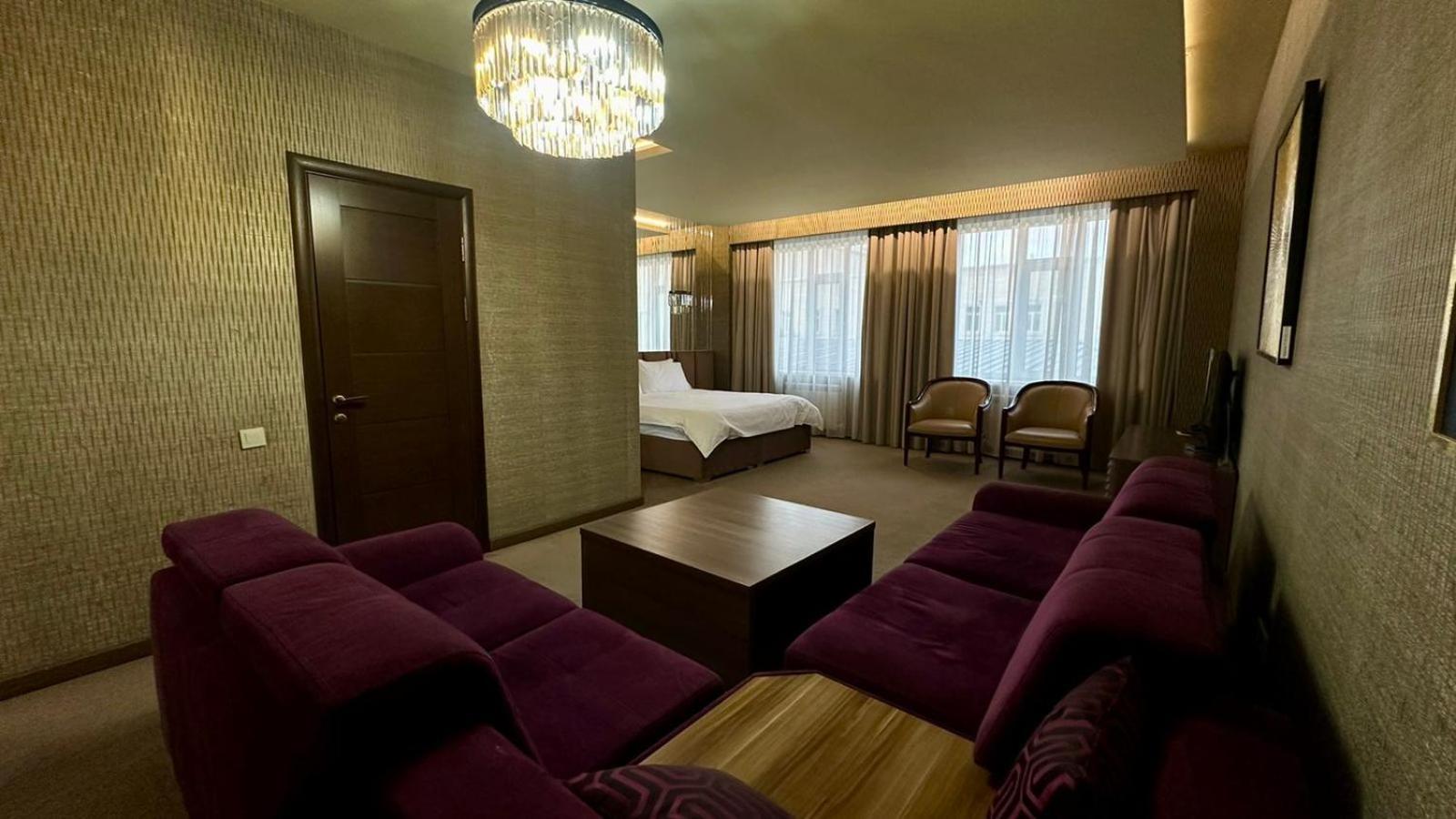 Barhat Hotel & Spa ทาราซ ภายนอก รูปภาพ