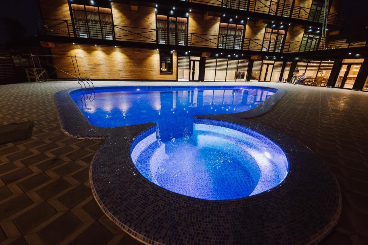 Barhat Hotel & Spa ทาราซ ภายนอก รูปภาพ